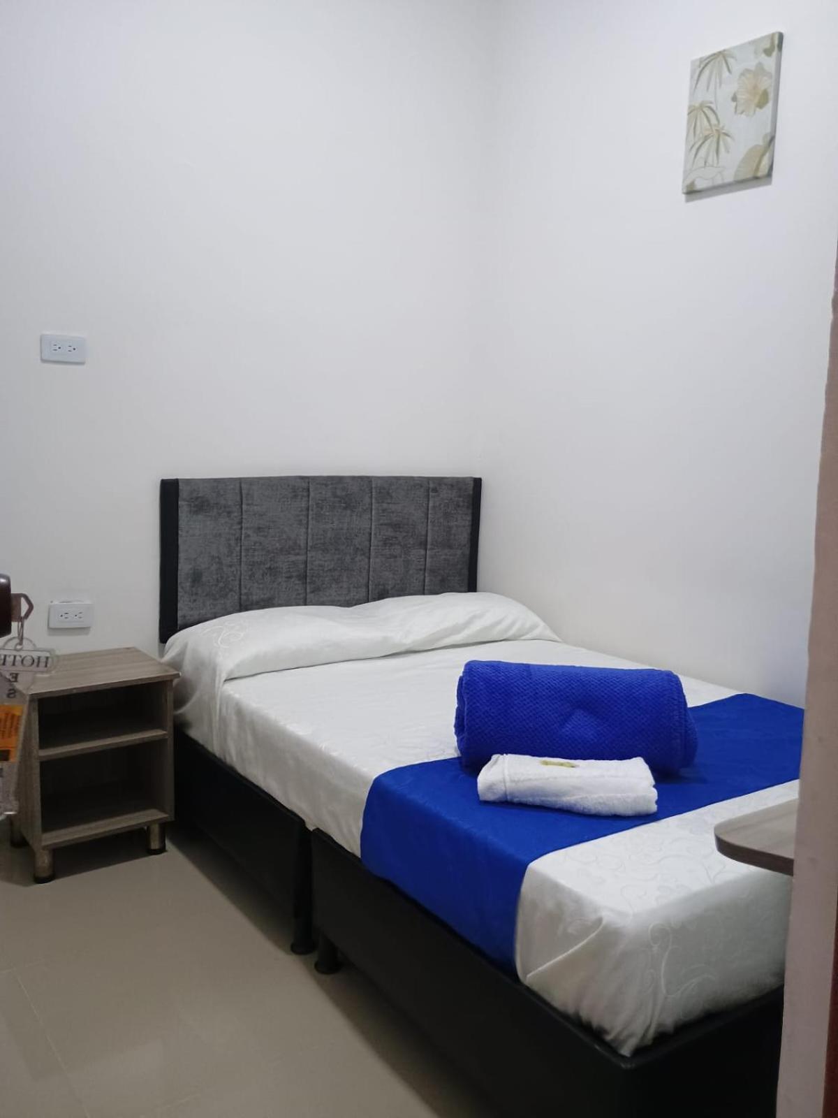 Hotel Cafe Estrella Armenia  Dış mekan fotoğraf